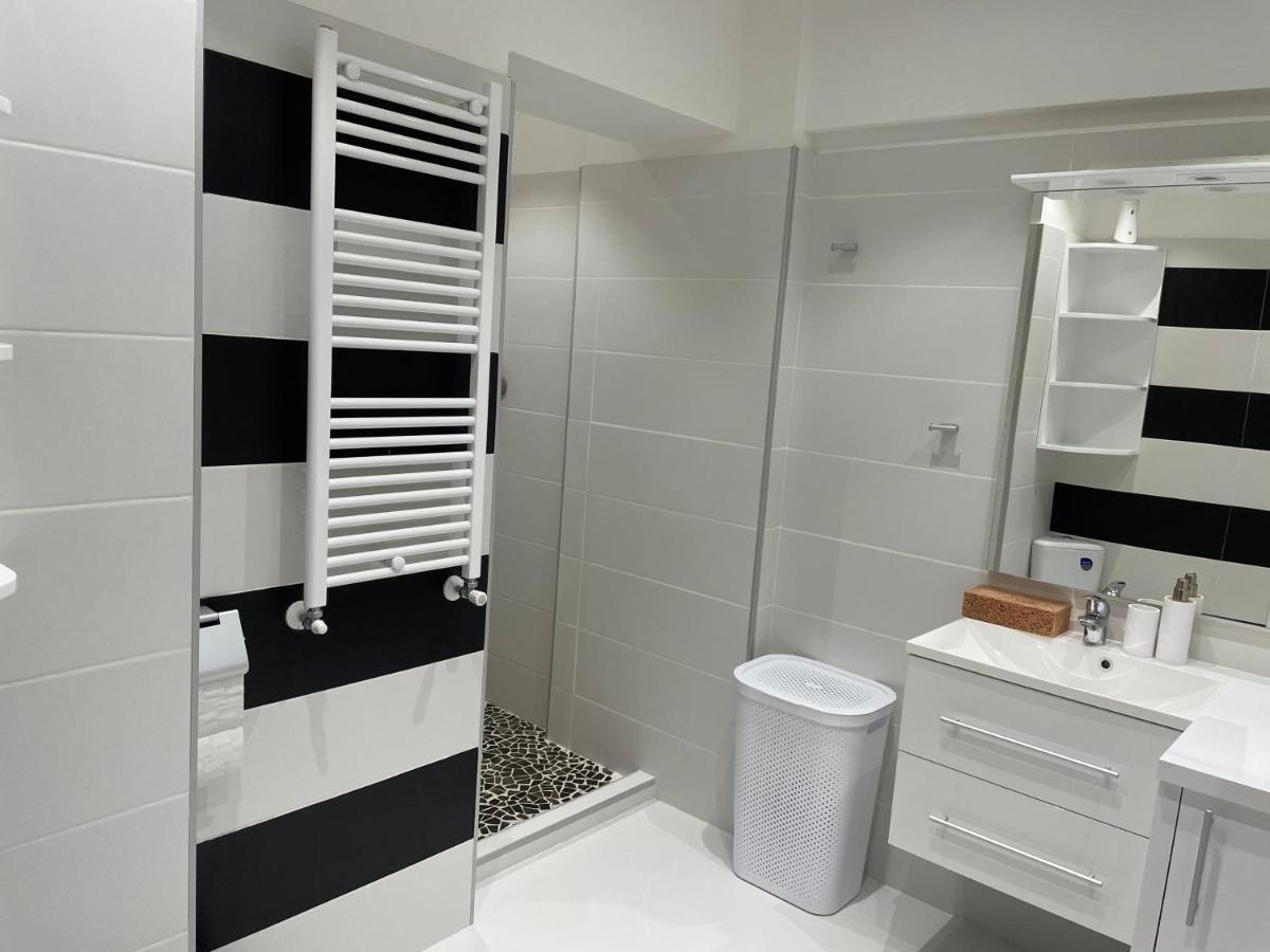 Stylish Westpark 2 Residence Lake View W8 Bucarest Esterno foto