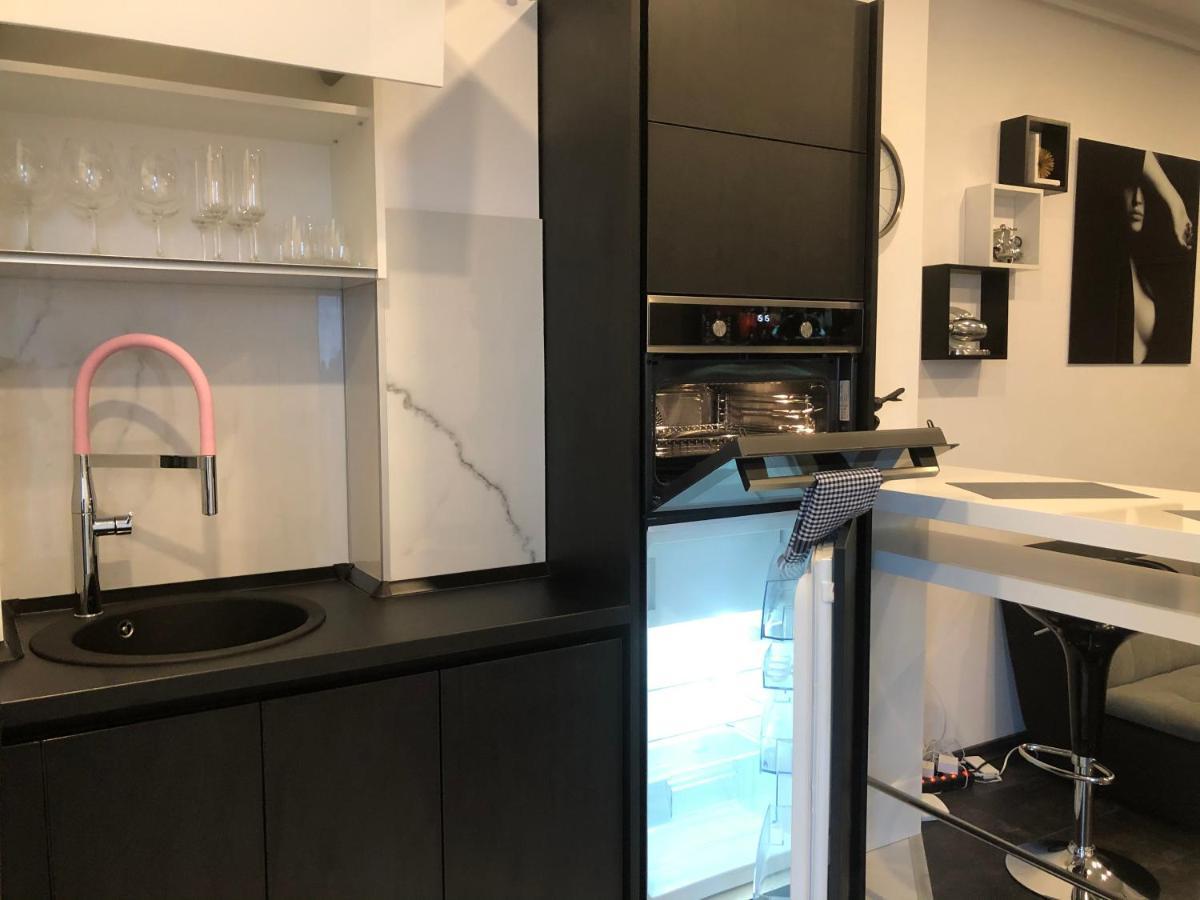 Stylish Westpark 2 Residence Lake View W8 Bucarest Esterno foto