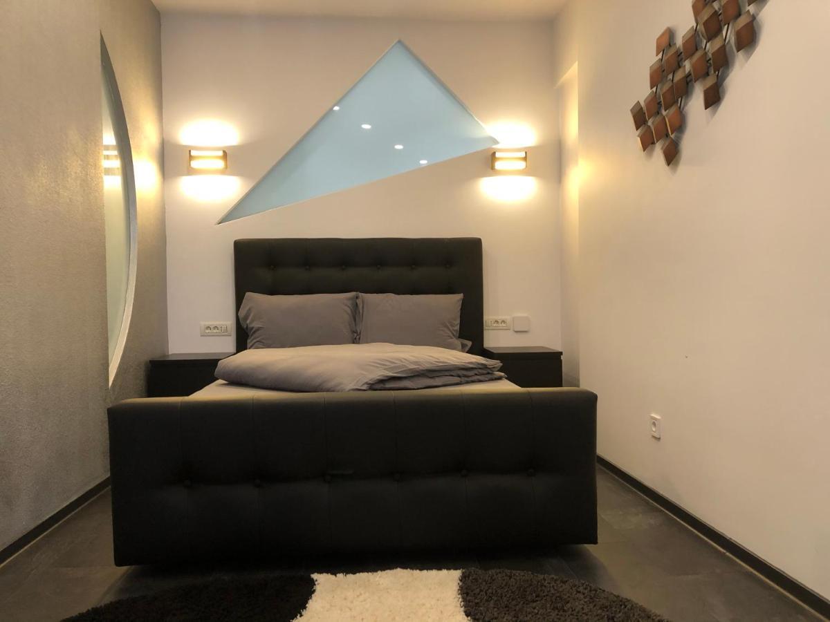 Stylish Westpark 2 Residence Lake View W8 Bucarest Esterno foto